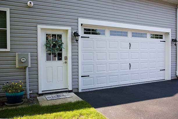24/7 Emergency Garage Door experts in Santa Anna, TX